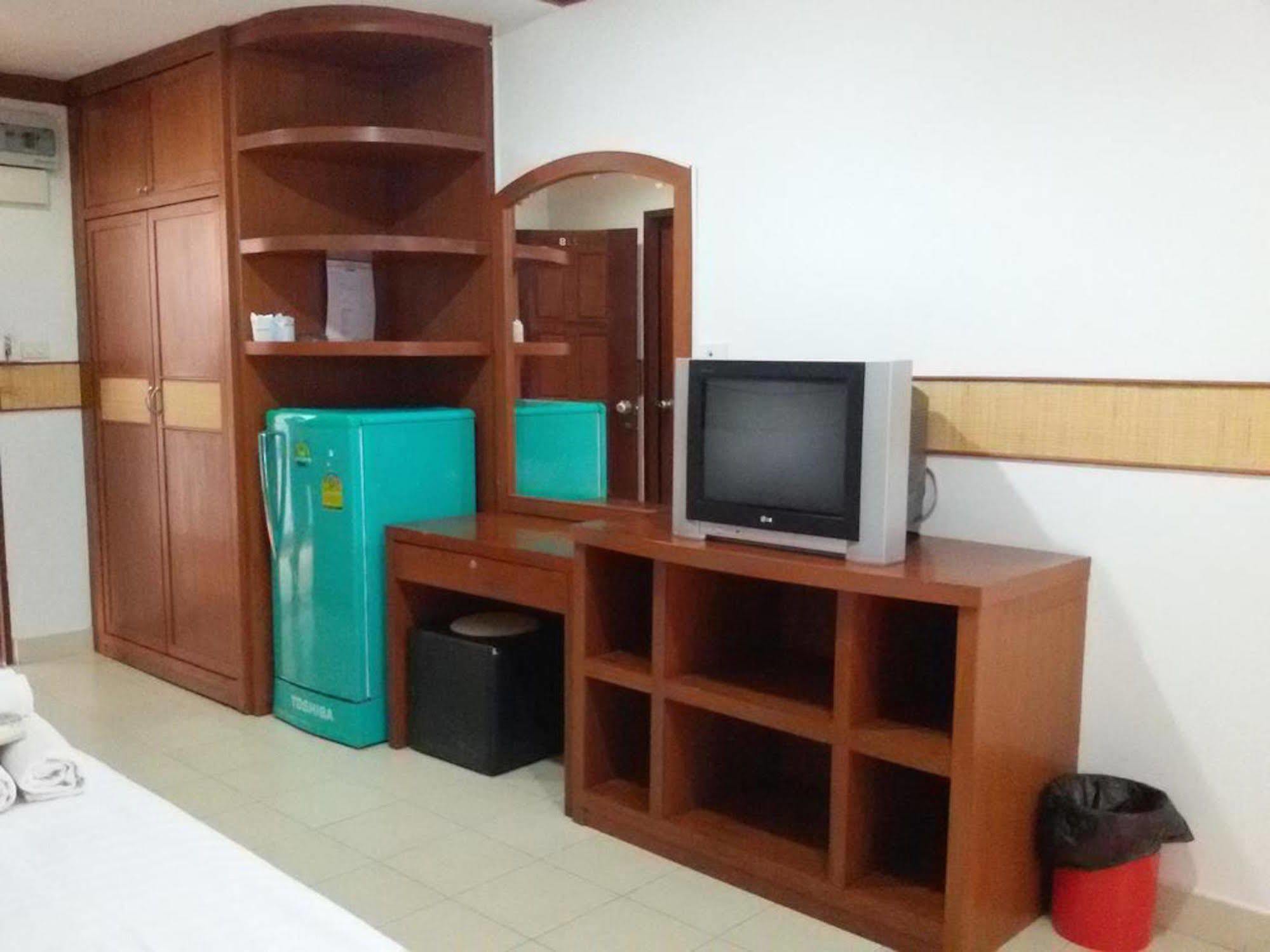Rattakit Mansion Aparthotel Pattaya Exteriör bild